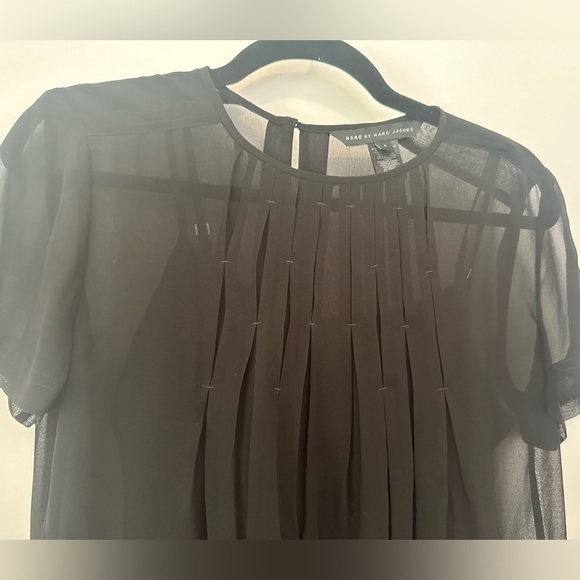 Marc Jacobs Marquee Georgette sheer pleated silk blouse w/ attached cami - 4 - Picture 5 of 13
